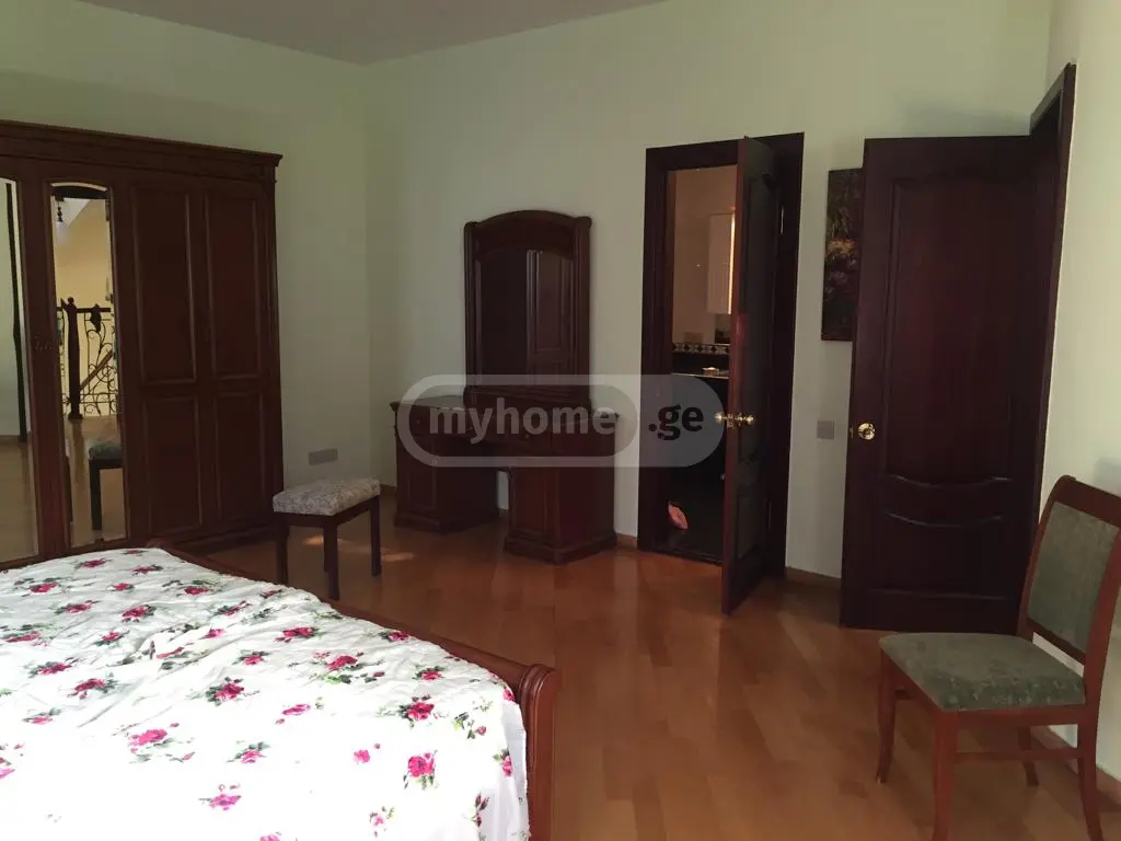 10+ Room Private House For Sale In Saburtalo view 5