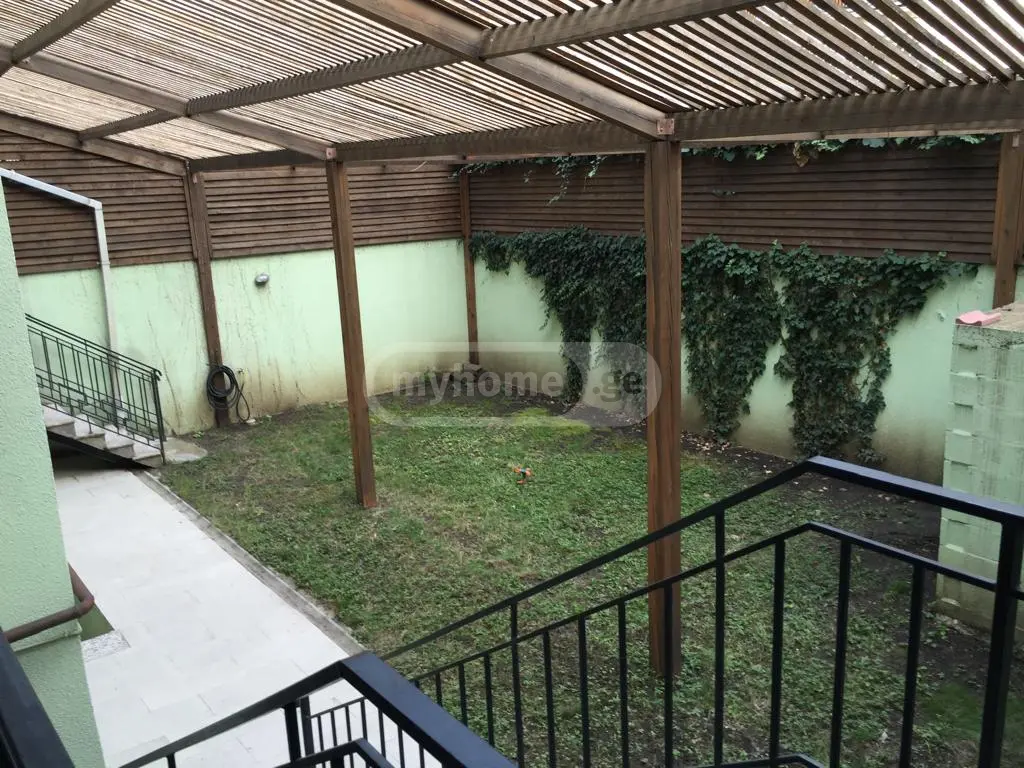 10+ Room Private House For Sale In Saburtalo view 7