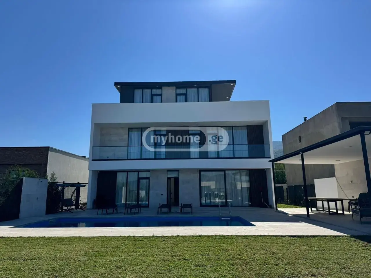 9 Room Private House For Sale view 15