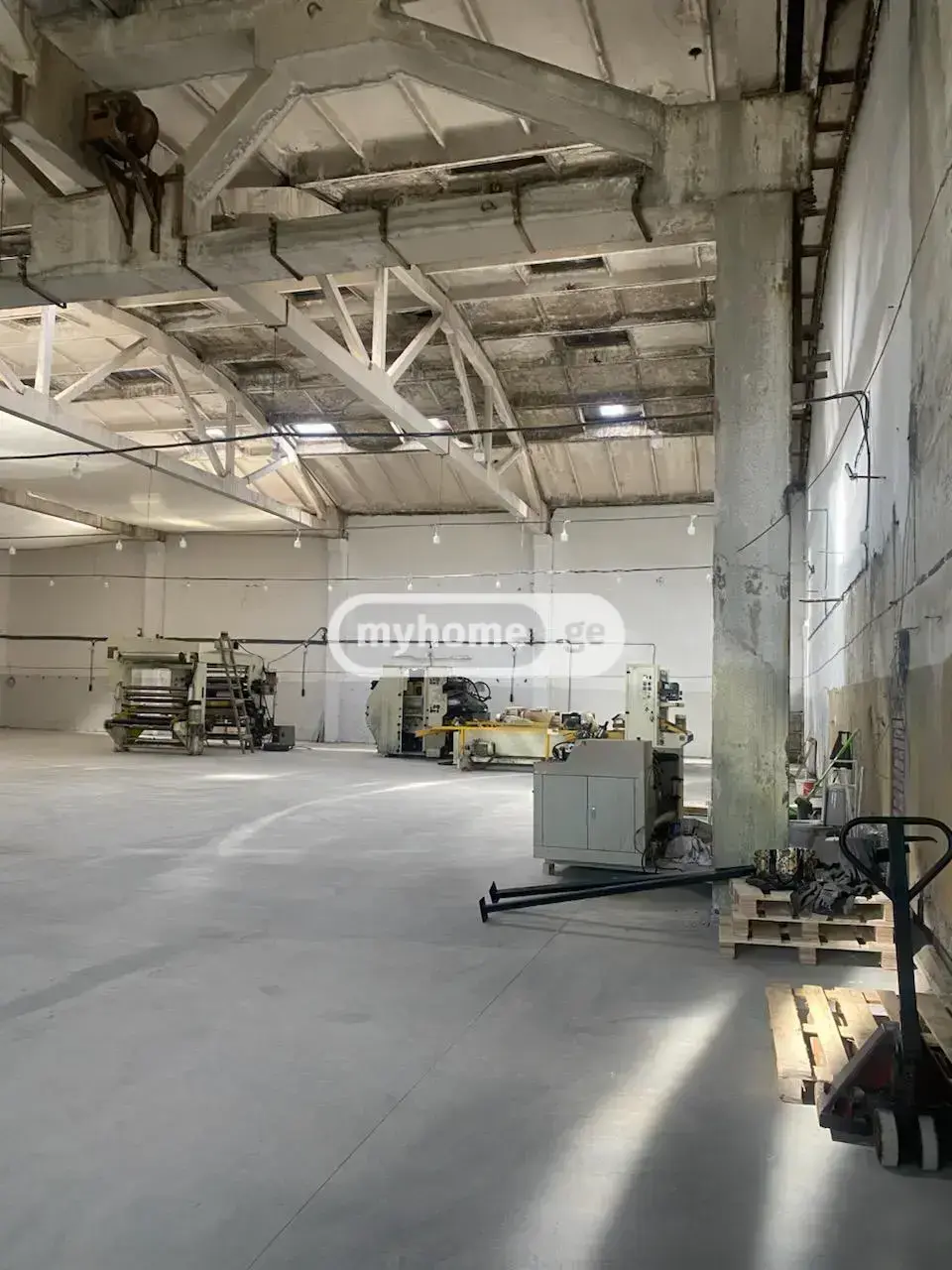 Universal Commercial Area Daily Rent In Lilo view 1