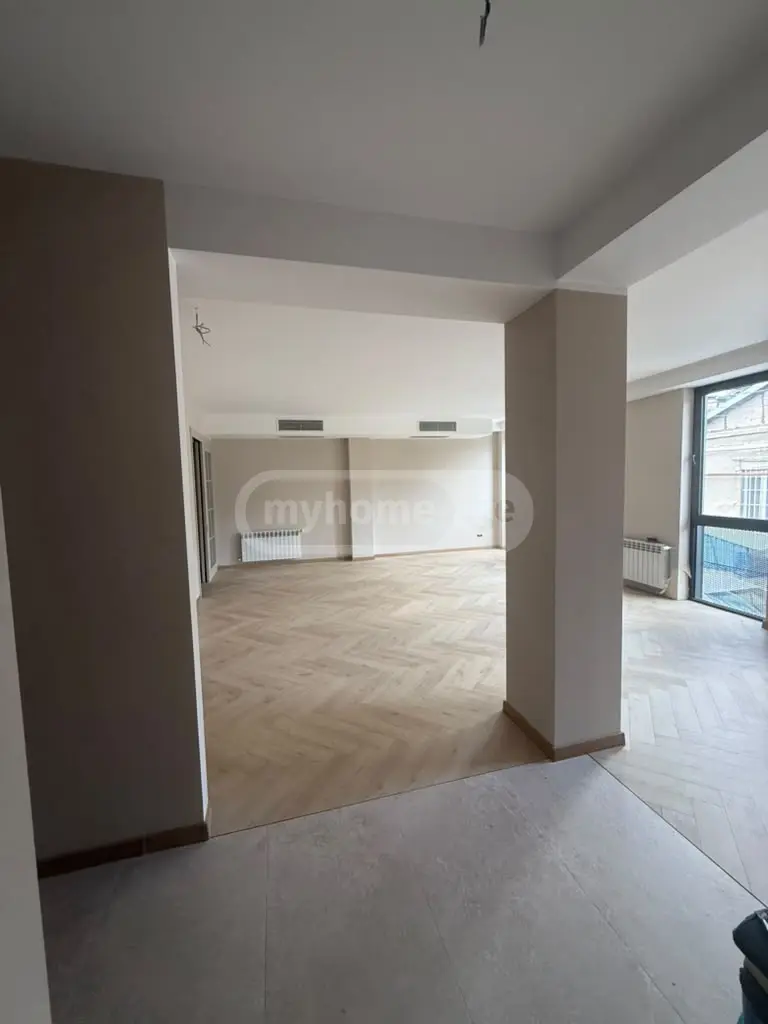 5 Room Private House For Sale view 9