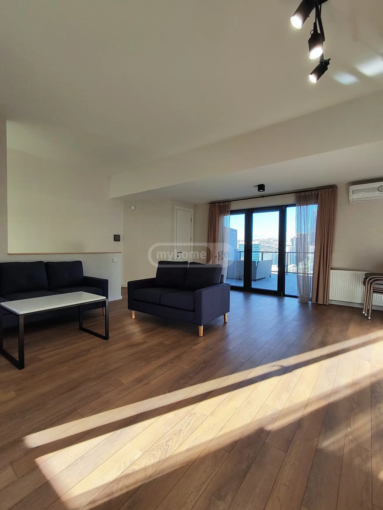 6 Room Private House For Sale view 5