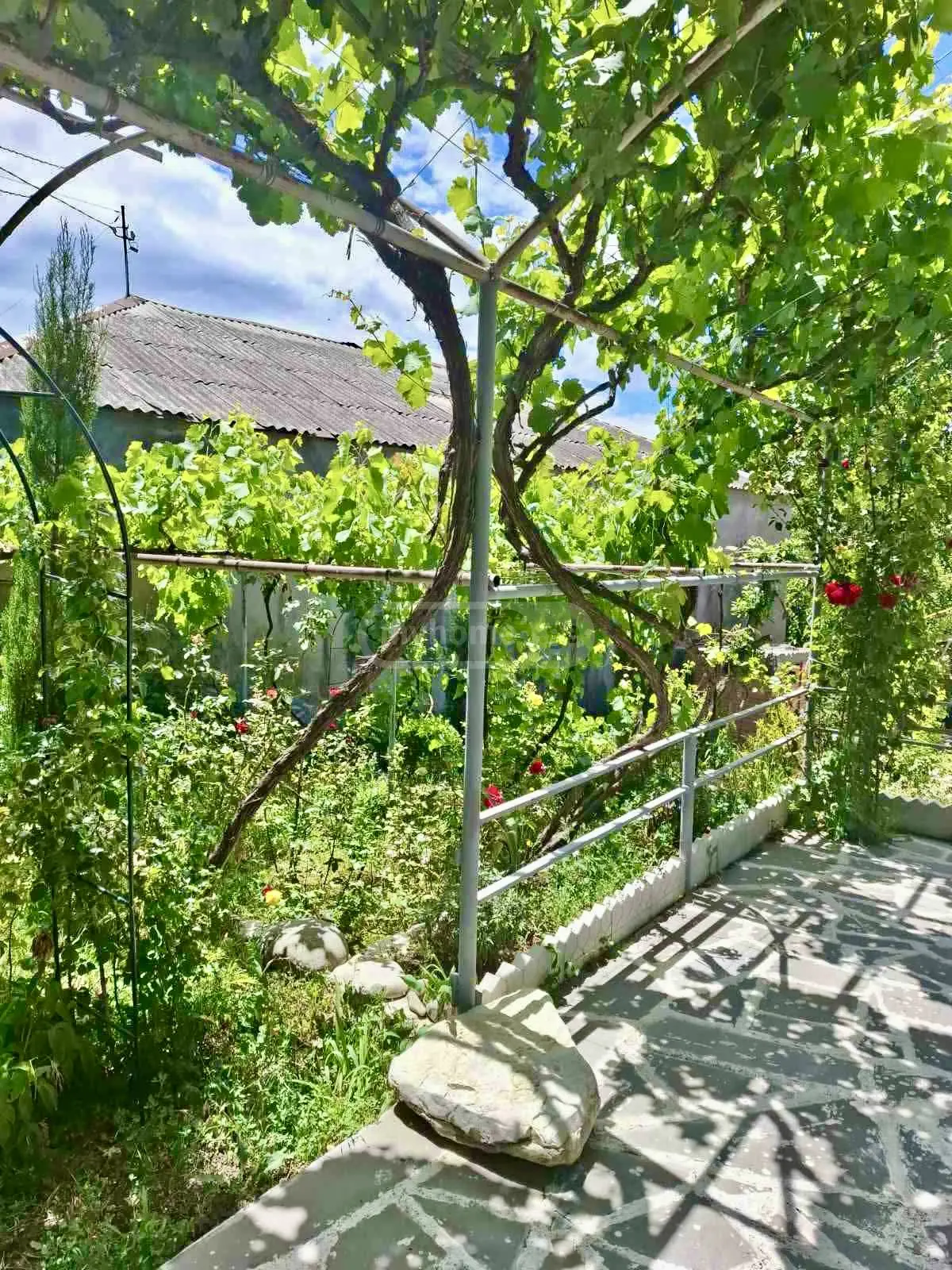 6 Room Private House For Sale view 2