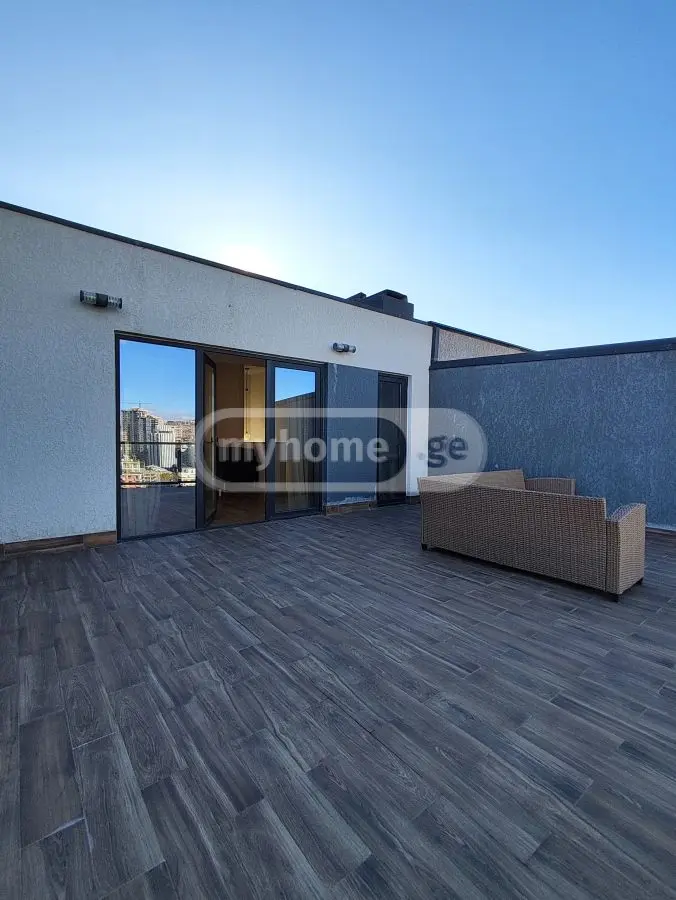 6 Room Private House For Sale view 2