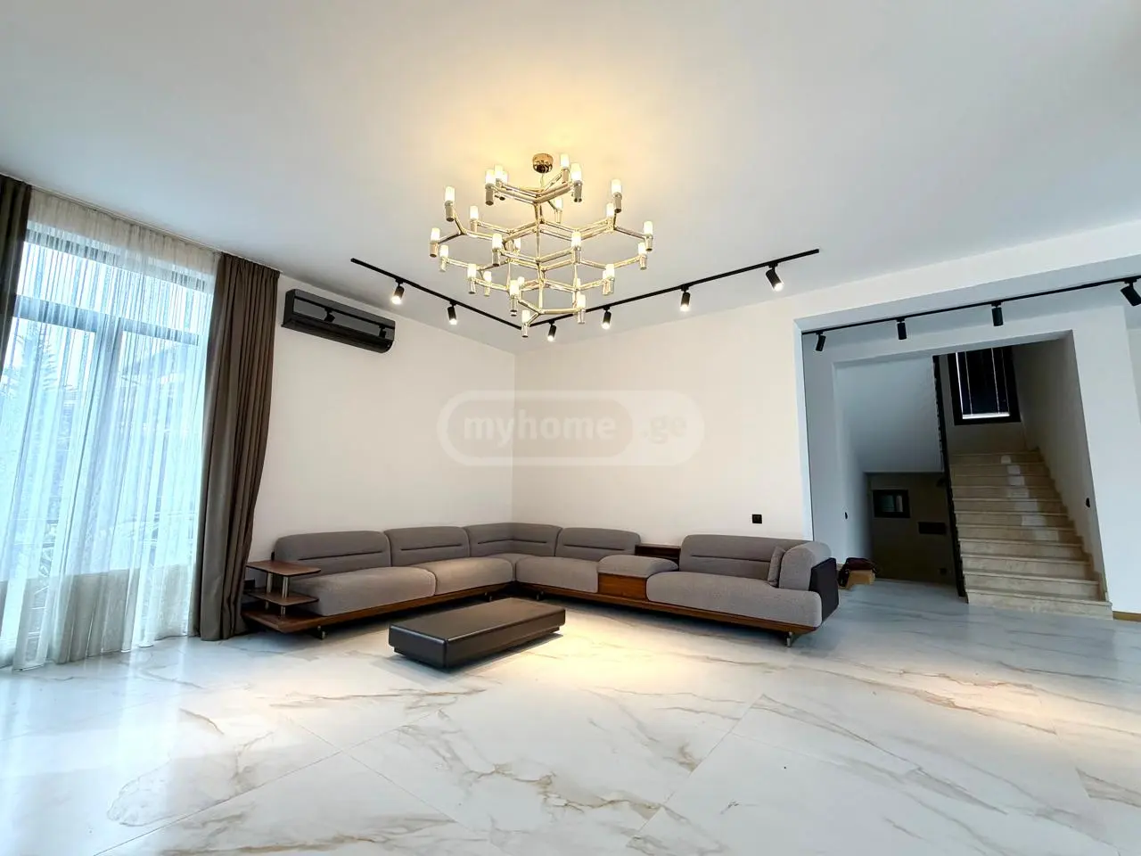 8 Room Country House For Sale view 3