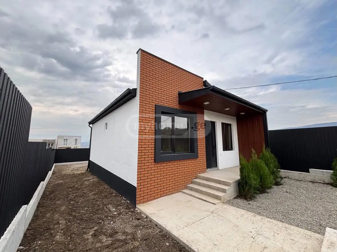 3 Room Private House For Sale view 13