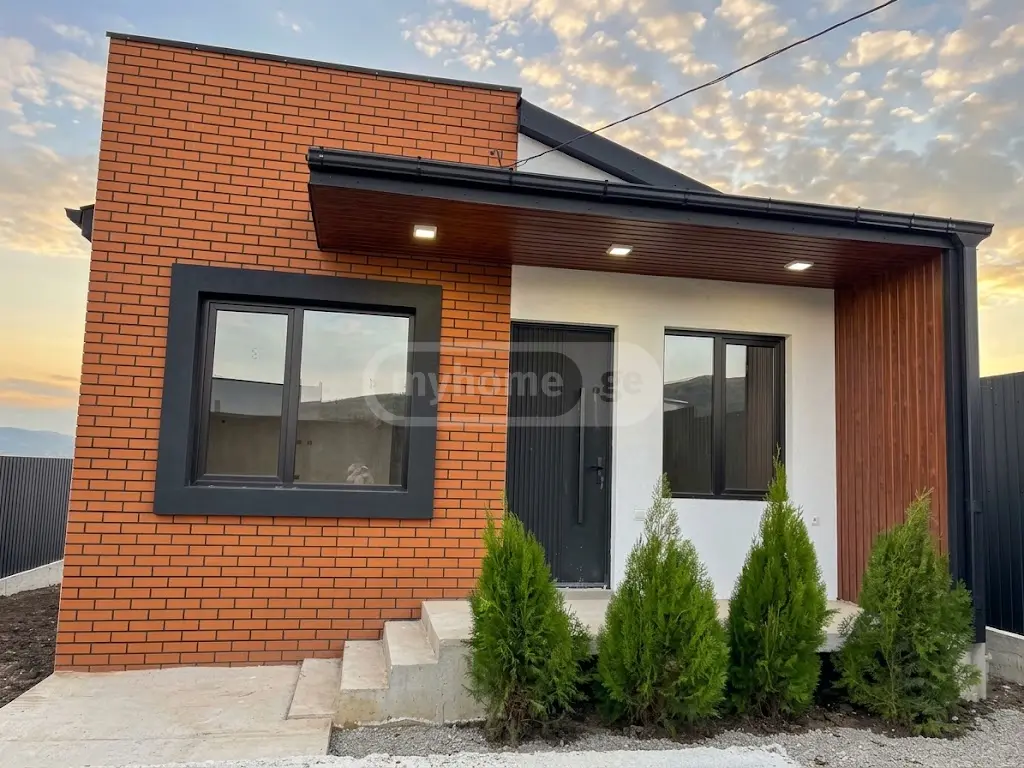 3 Room Private House For Sale view 2