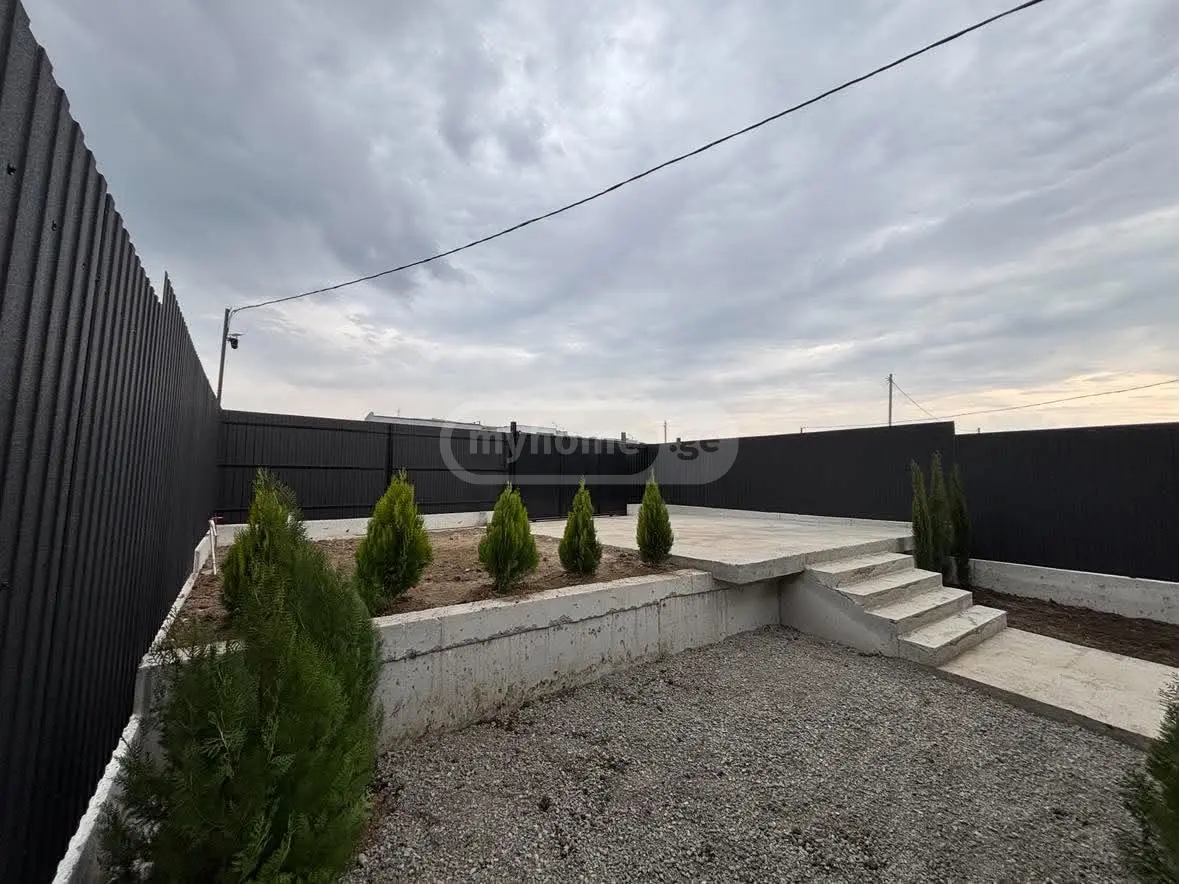 3 Room Private House For Sale view 9