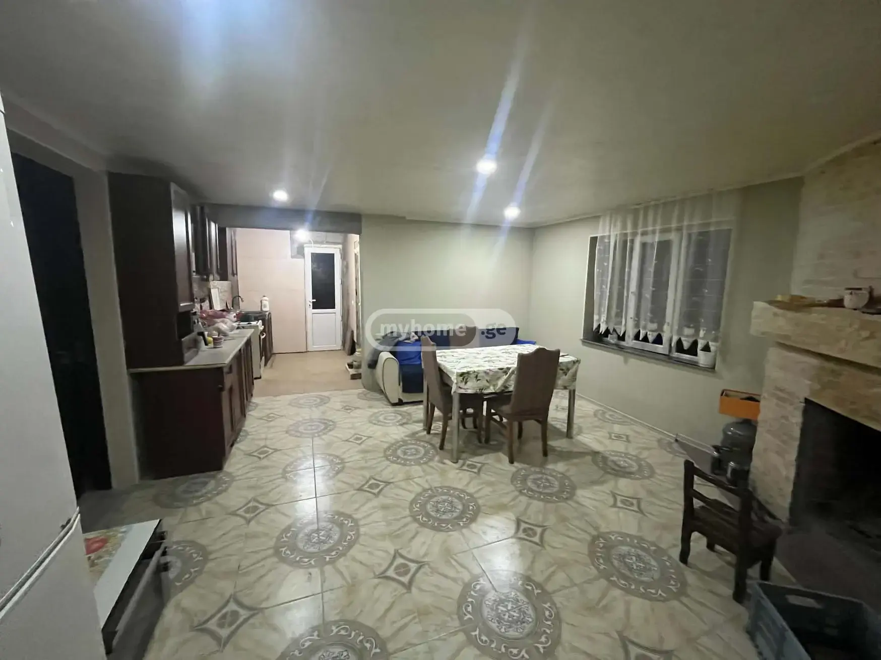 6 Room Private House For Sale view 3