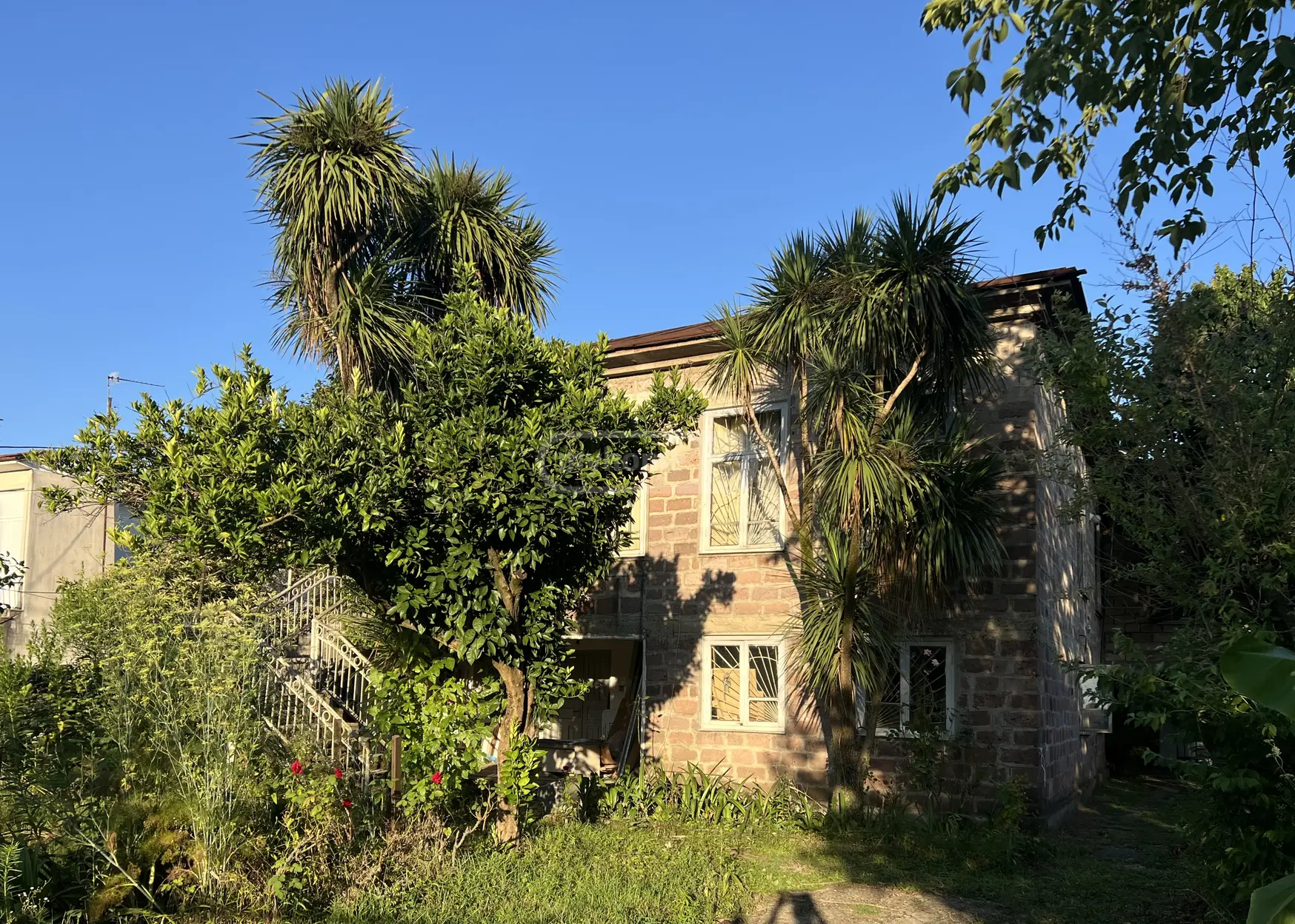 იყიდება 10+ Room Private House In Zugdidiში view 1