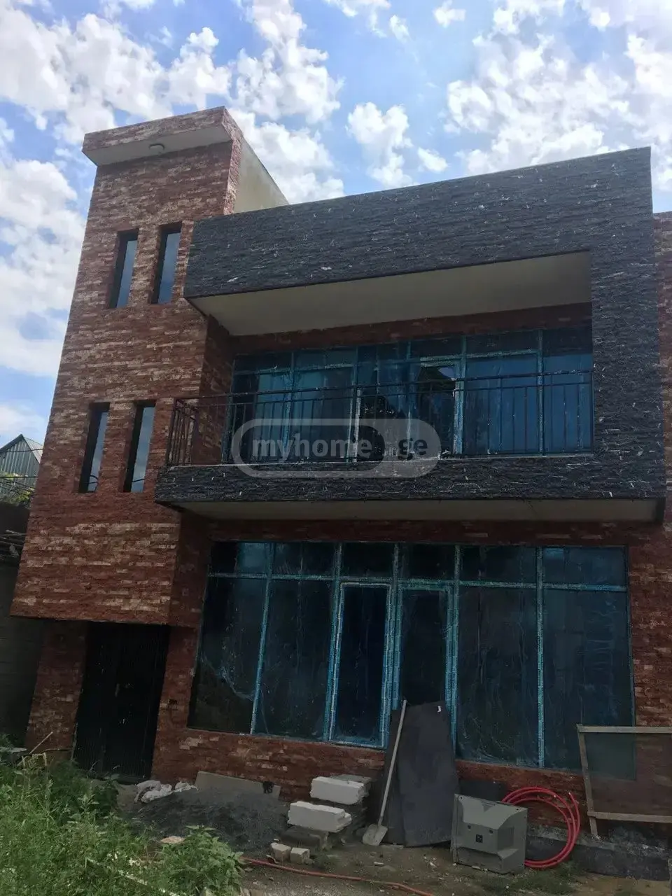 7 Room Private House For Sale view 3
