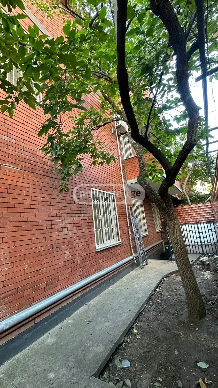 9 Room Private House For Rent In Isani view 7
