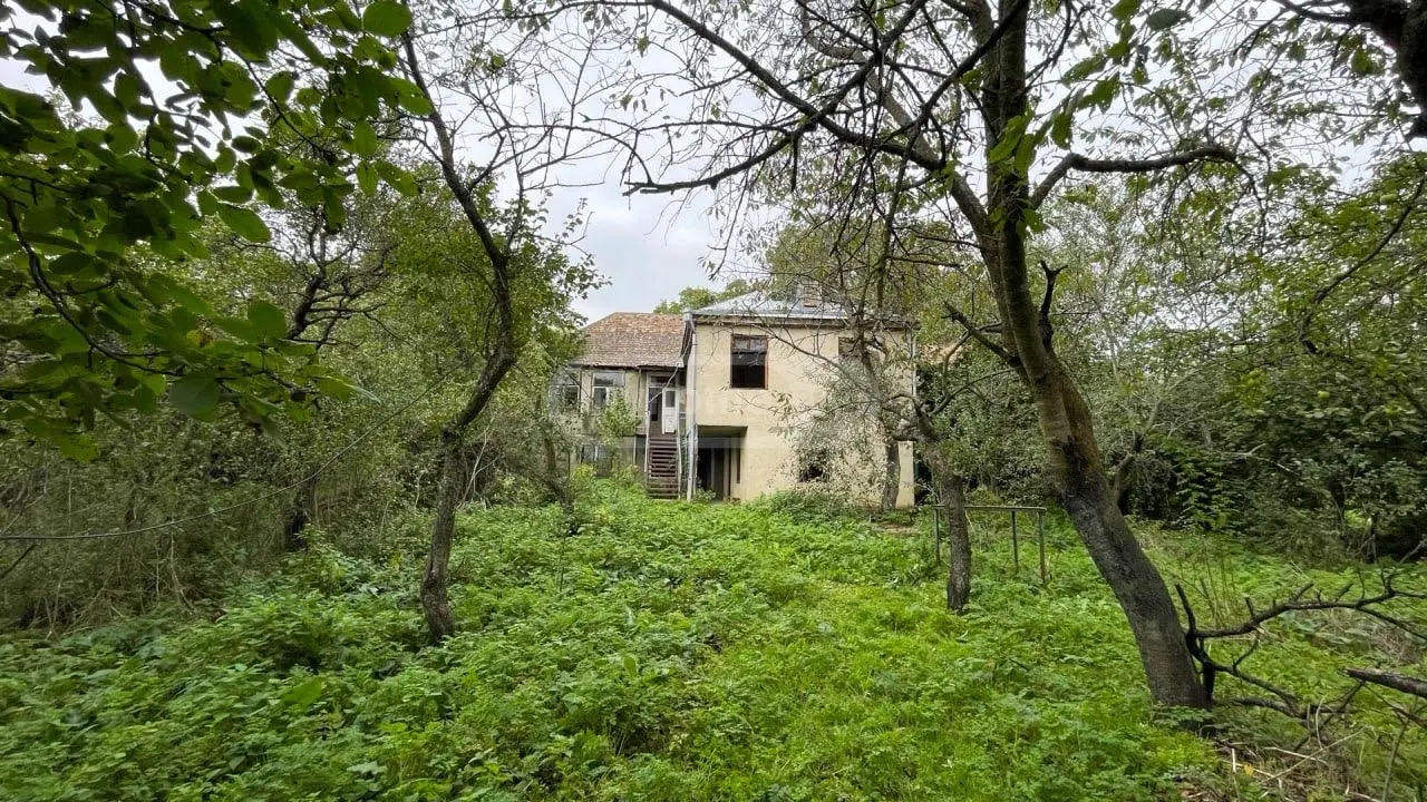 7 Room Country House For Sale view 1