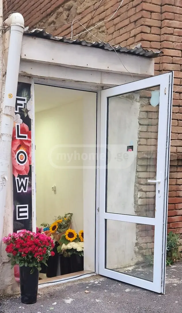 Universal Commercial Area For Rent In Vera view 3