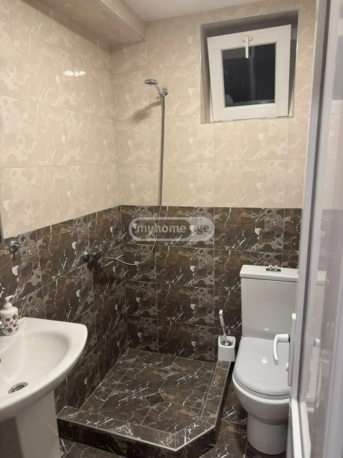 10+ Room Hotel For Rent In Bakuriani view 6