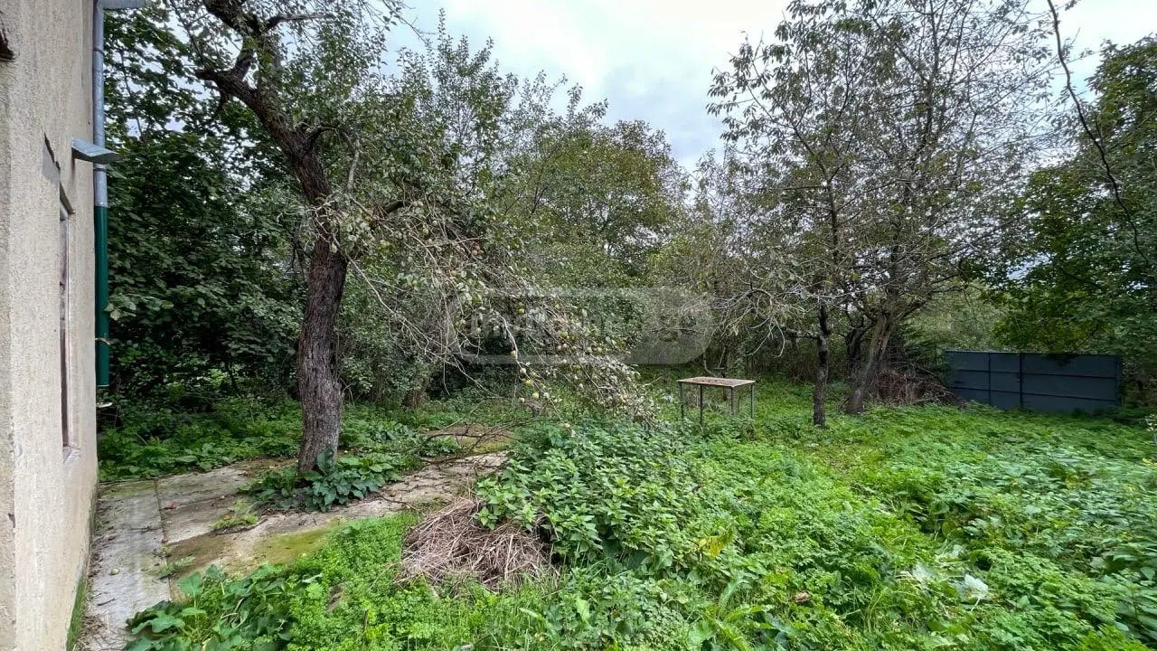7 Room Country House For Sale view 2