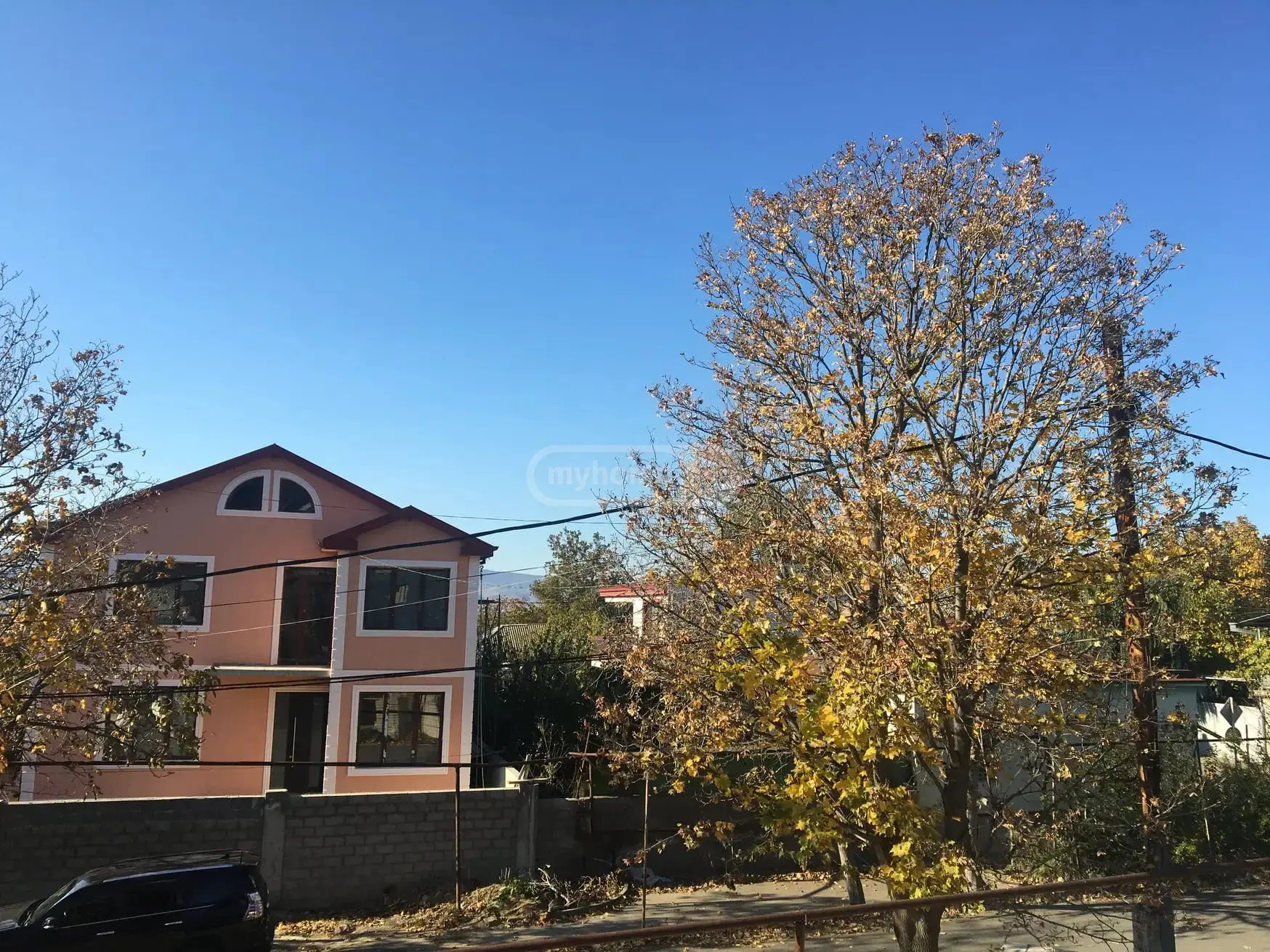 7 Room Private House For Sale view 2
