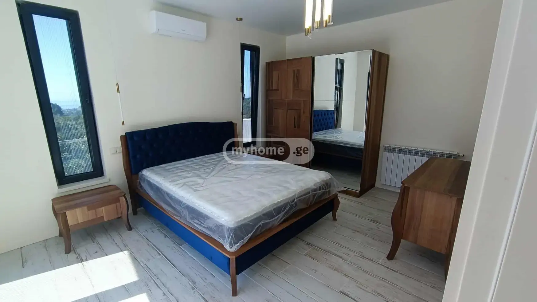 8 Room Private House For Sale view 6
