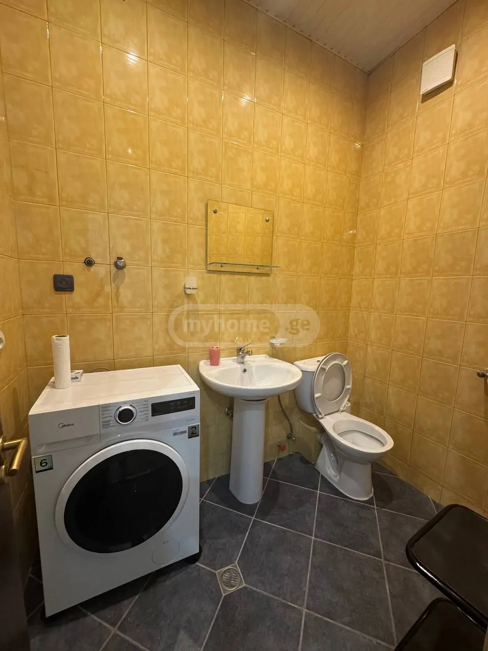 4 Room Apartment For Rent In Tbilisi view 10