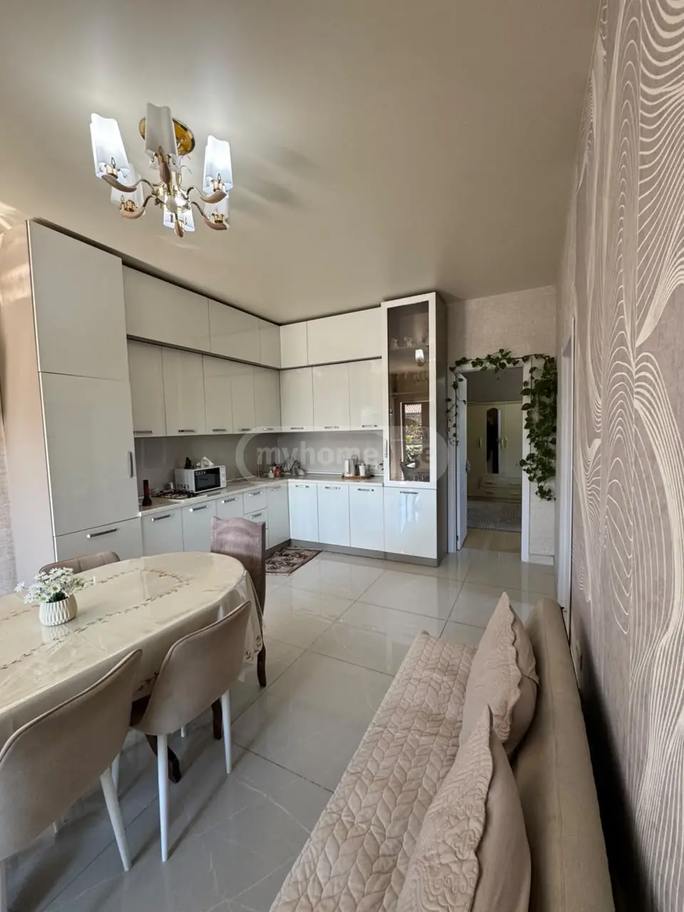5 Room Private House For Sale view 3