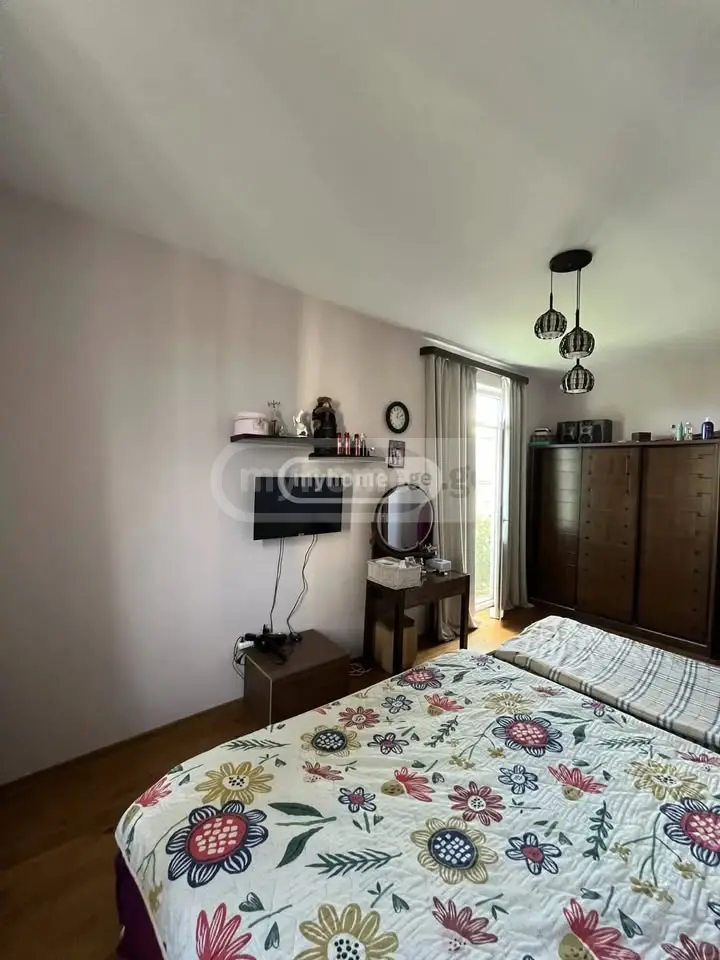 6 Room Private House For Sale view 8