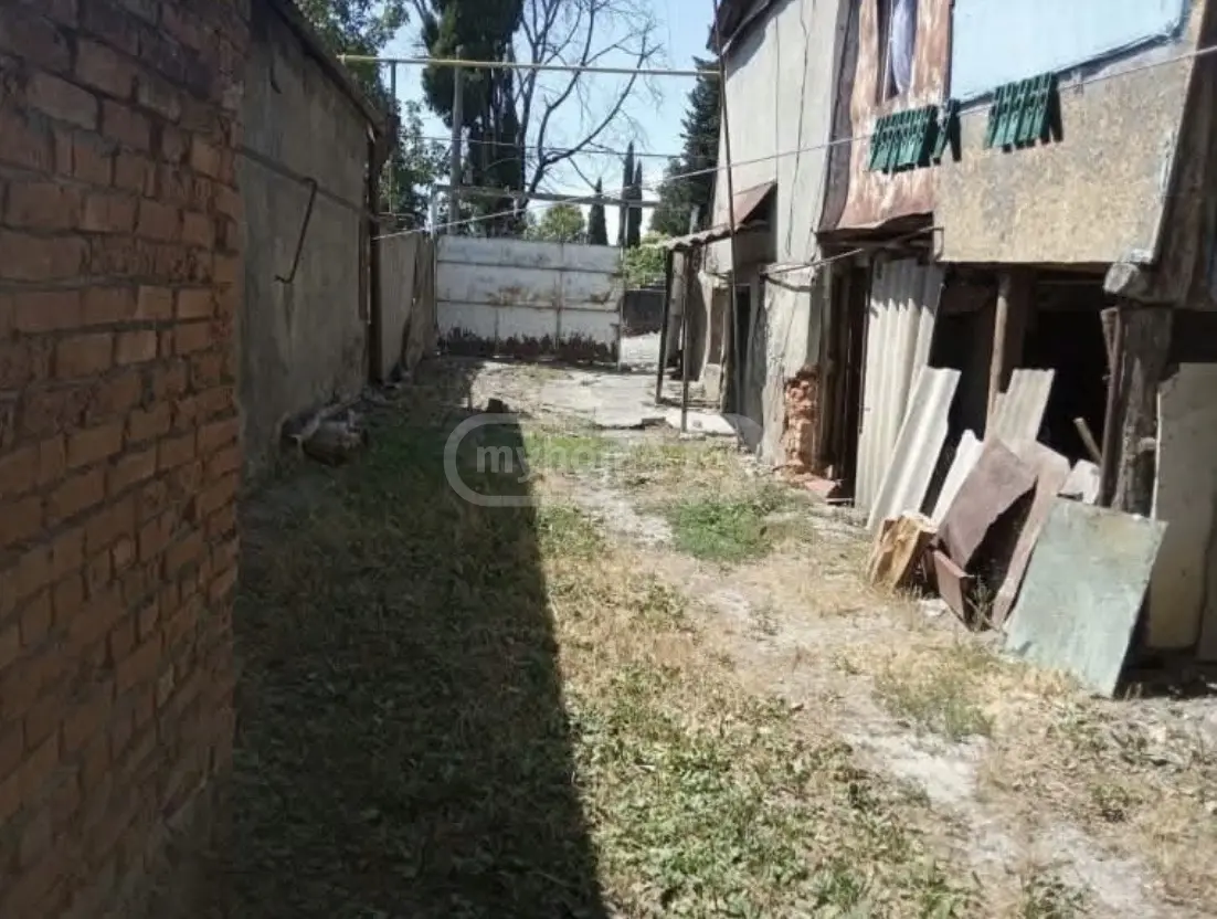 5 Room Private House For Sale view 2