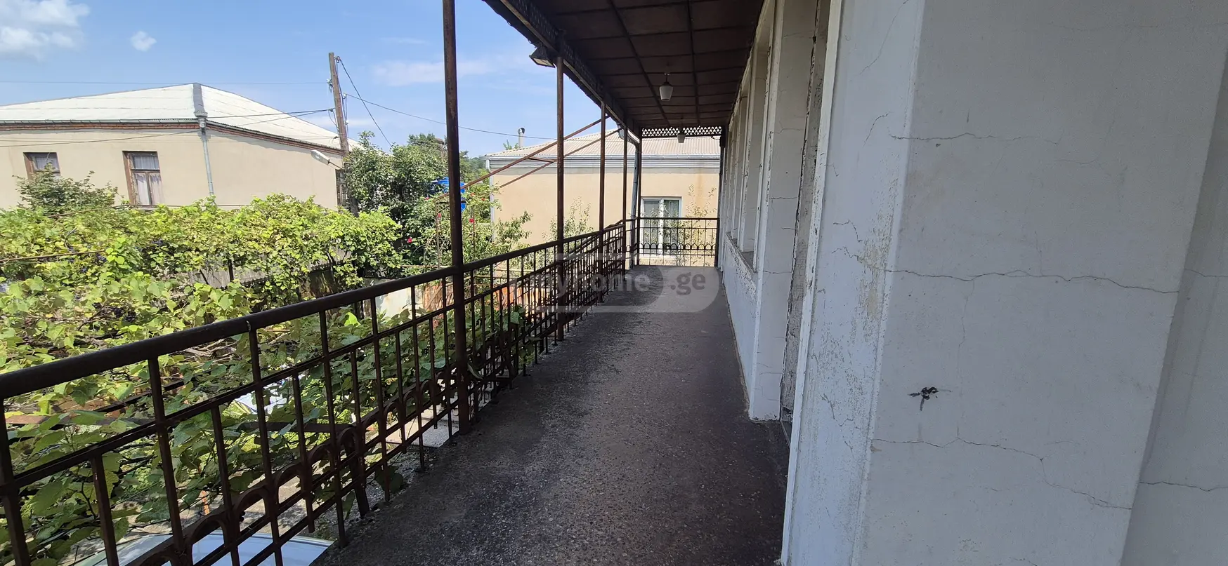 8 Room Private House For Sale view 6