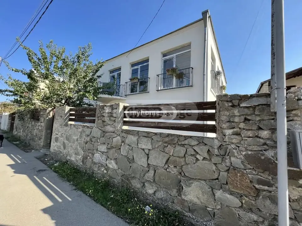 6 Room Private House For Sale view 3