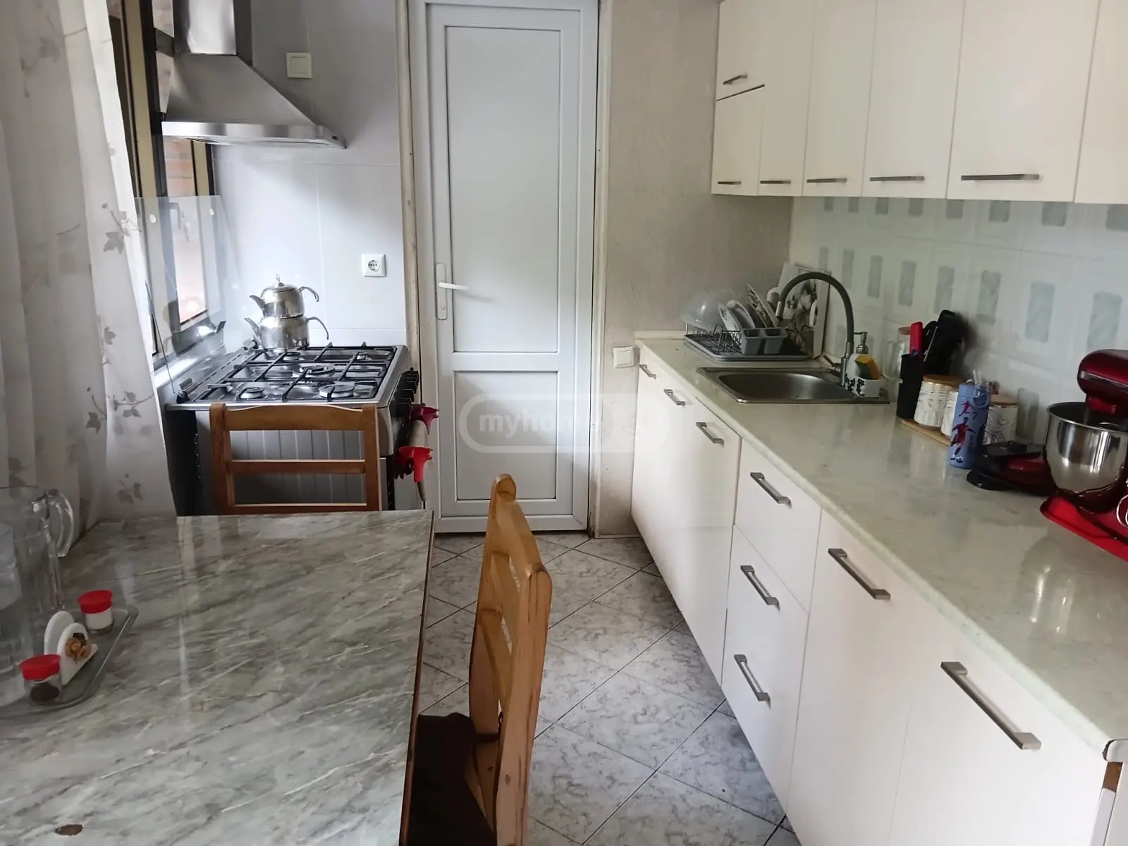 2 Room Apartment For Rent view 11