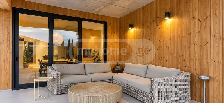 8 Room Private House For Sale view 1