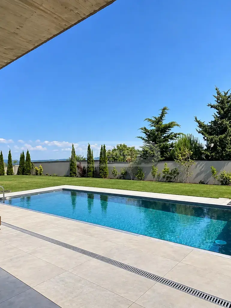 8 Room Private House For Sale view 4
