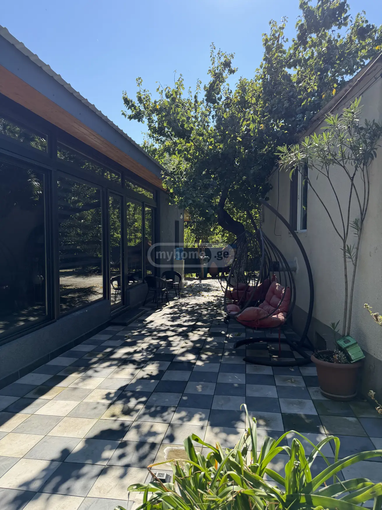 1 Room Private House Daily Rent In Isani view 9