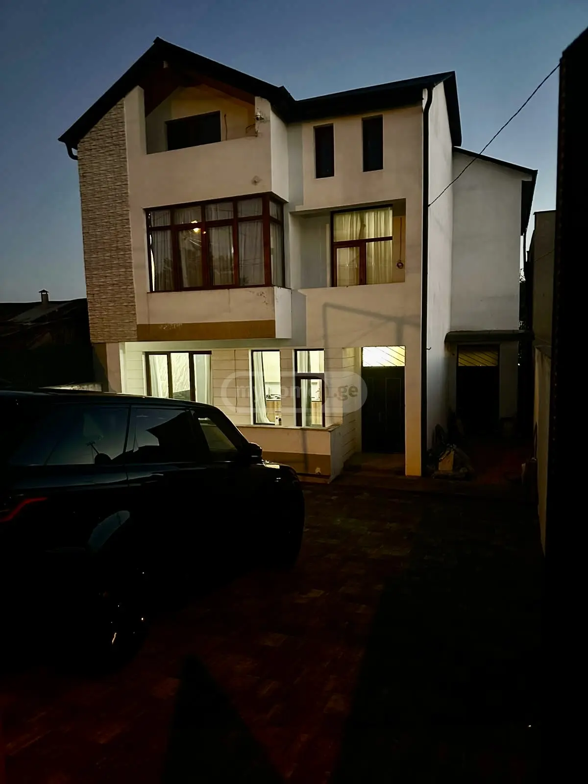 6 Room Private House For Rent In Isani view 3