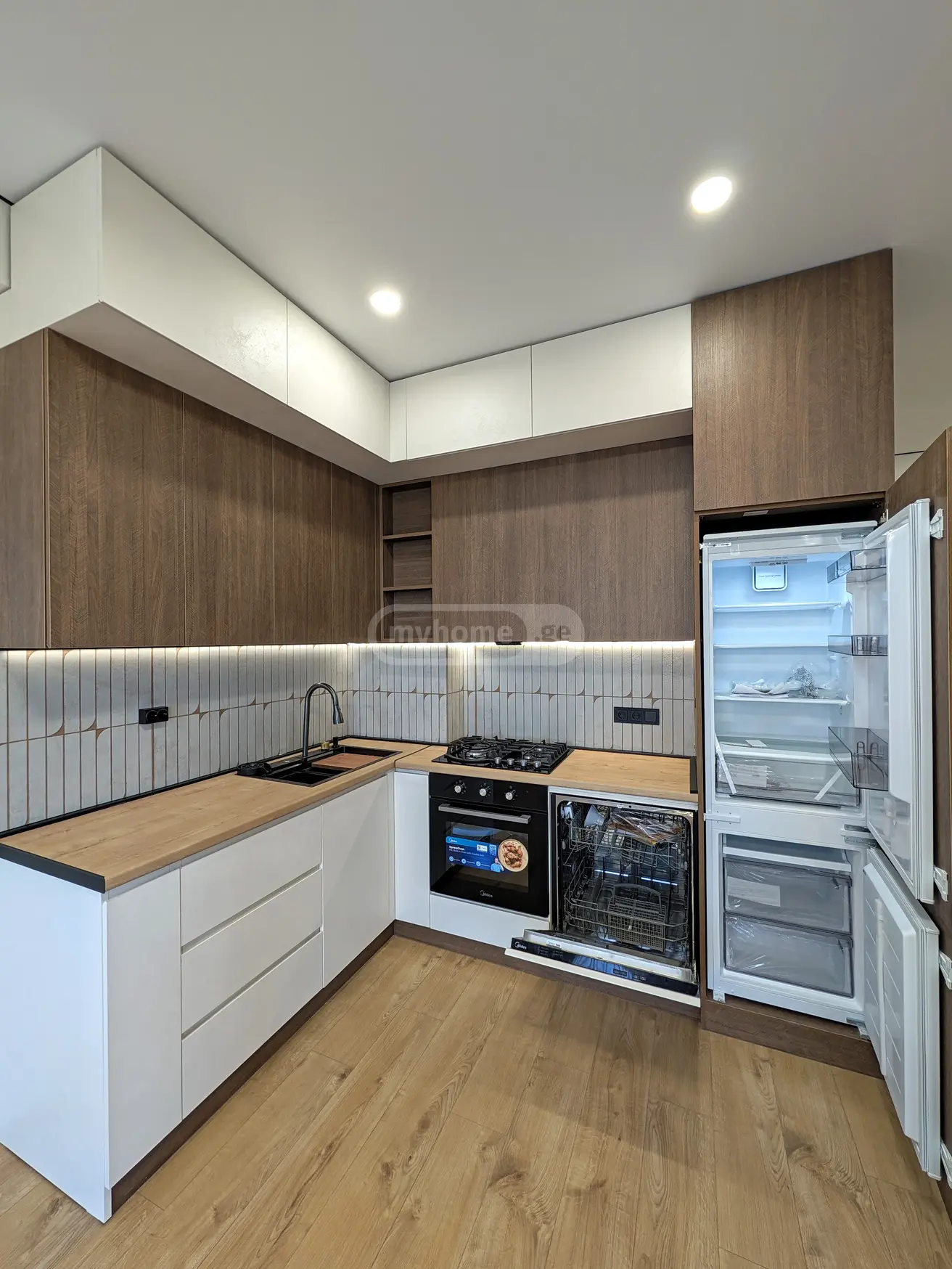 3 Room Apartment For Sale view 5