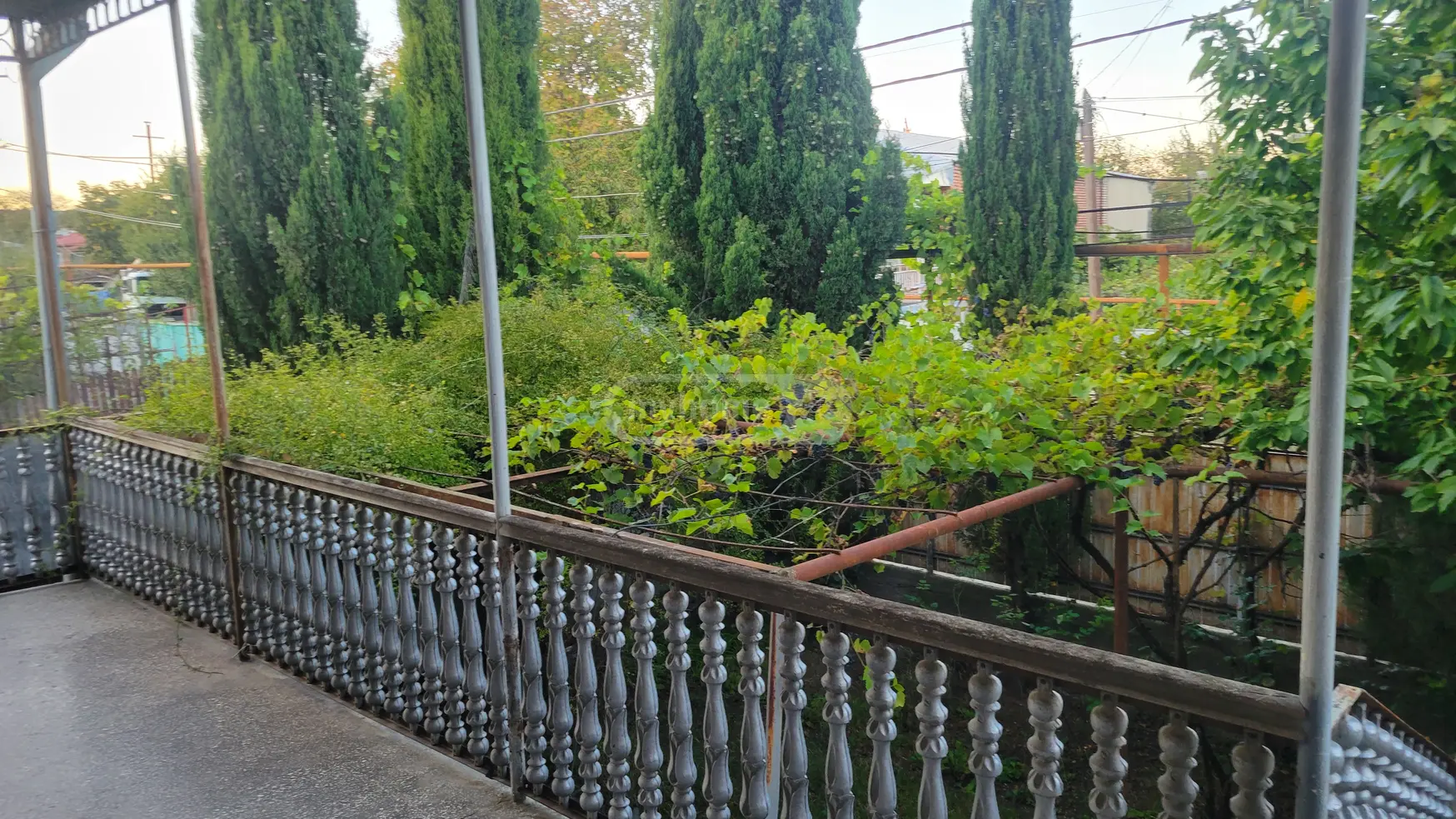 8 Room Private House For Sale view 15