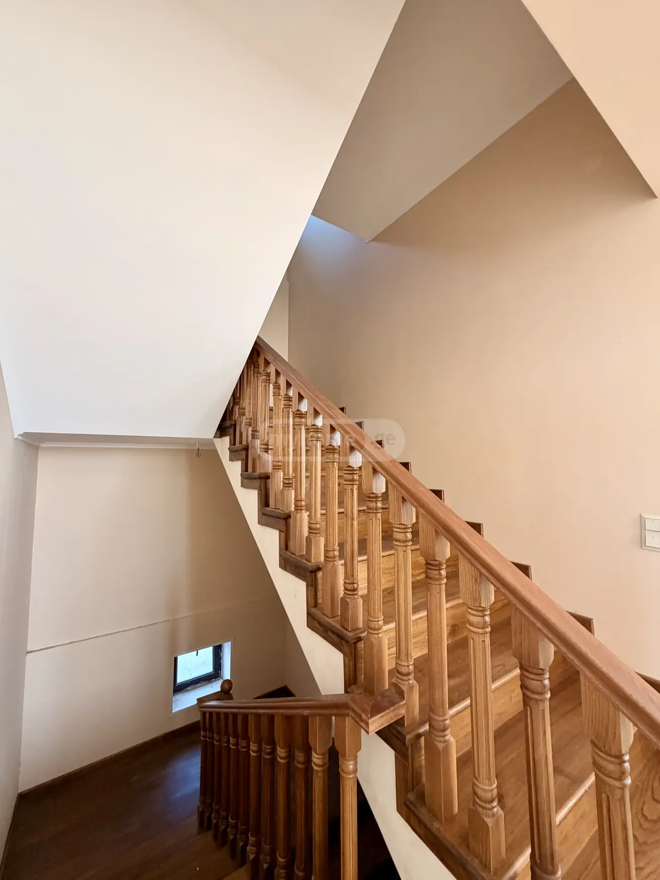 6 Room Private House For Sale view 8