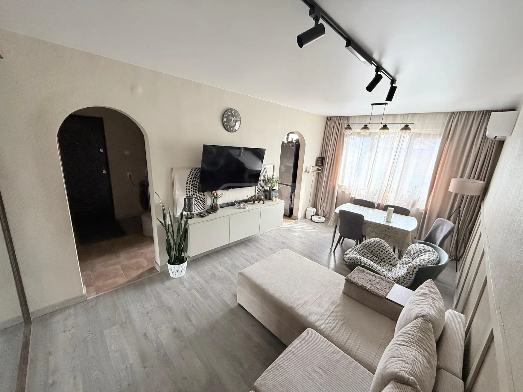 3 Room Apartment For Sale view 4