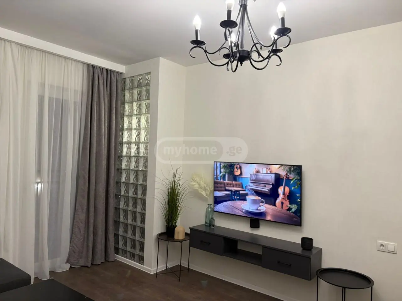 2 Room Apartment For Rent On Moscow Ave view 1