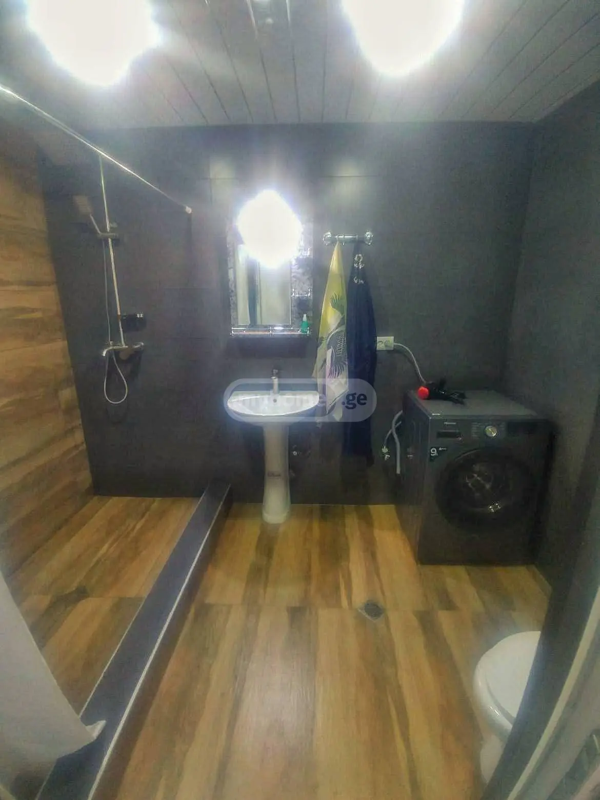 7 Room Private House For Sale view 2