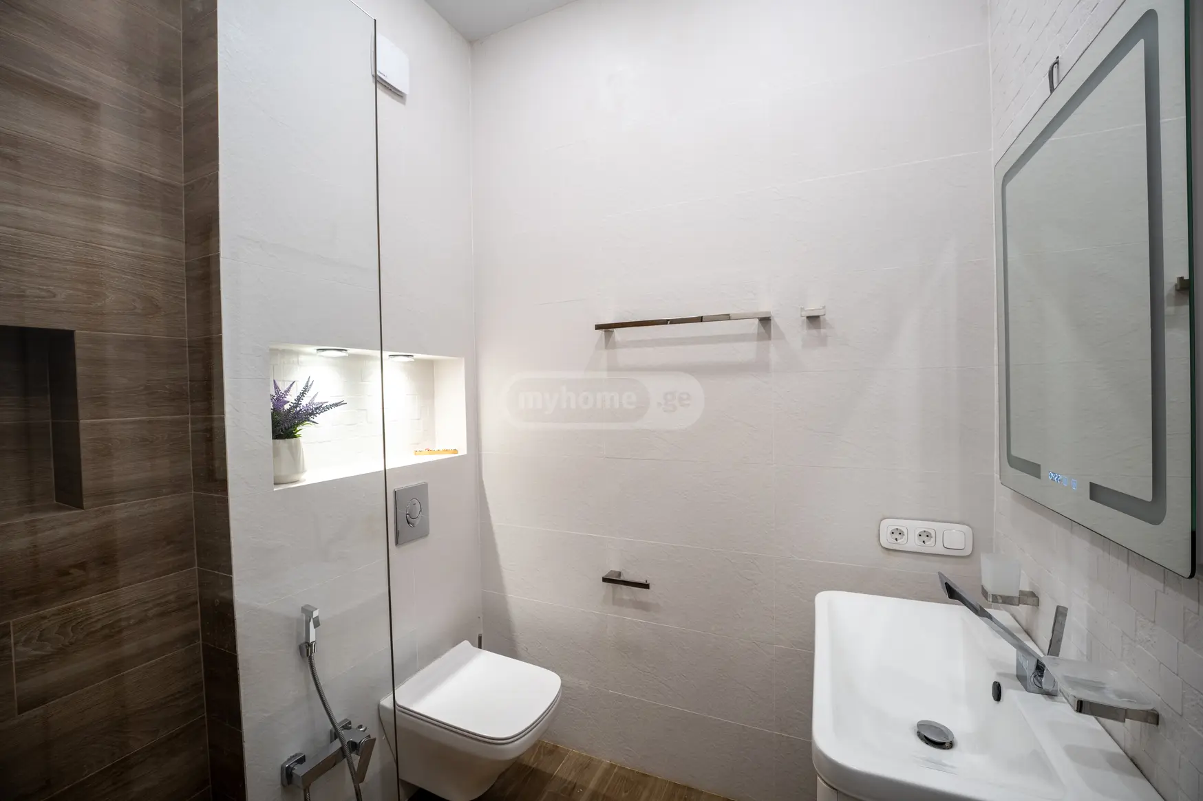 7 Room Private House For Sale view 9