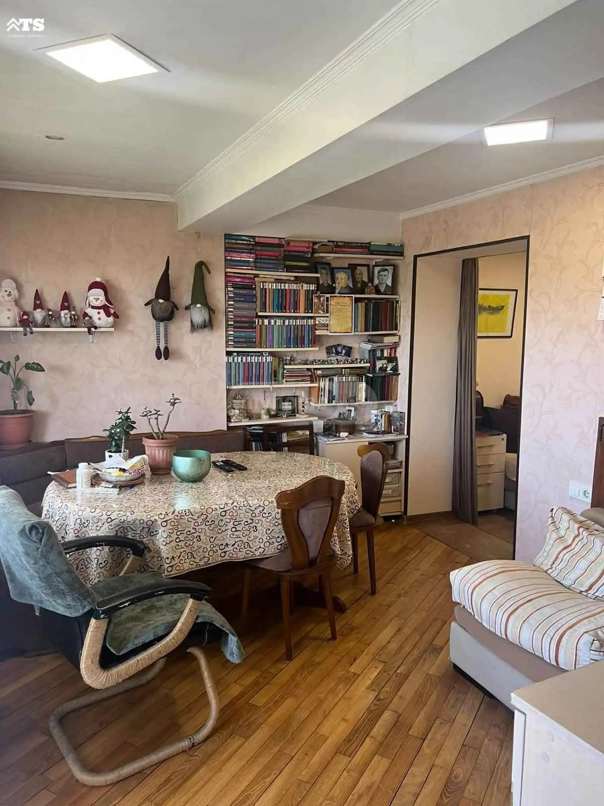 4 Room Apartment For Sale view 3