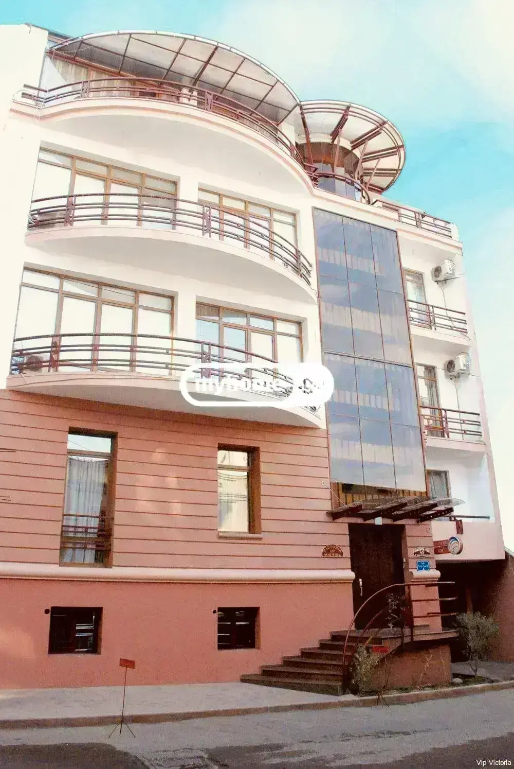 10+ Room Hotel For Rent In Vake view 2