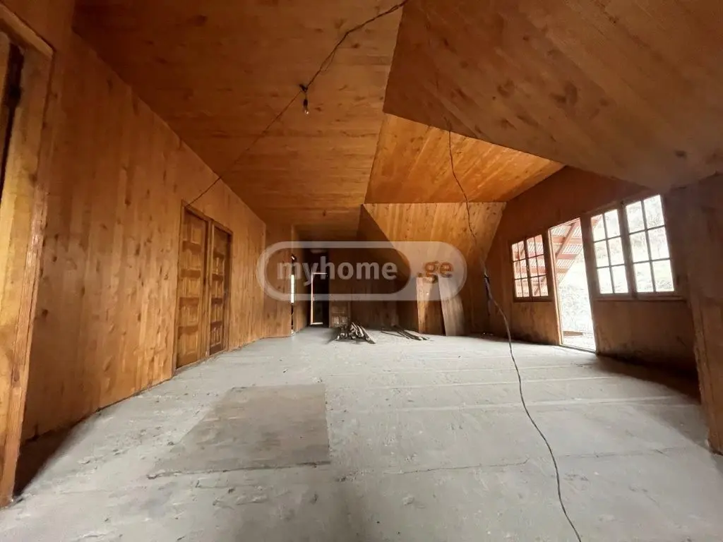 10+ Room Private House For Sale In Borjomi view 4