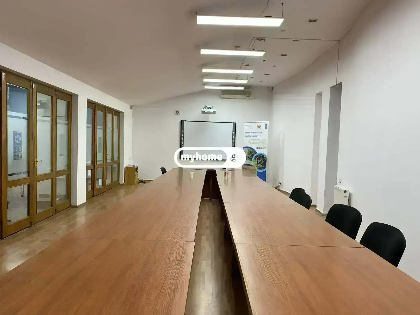 10+ Room Hotel For Rent In Vake view 3