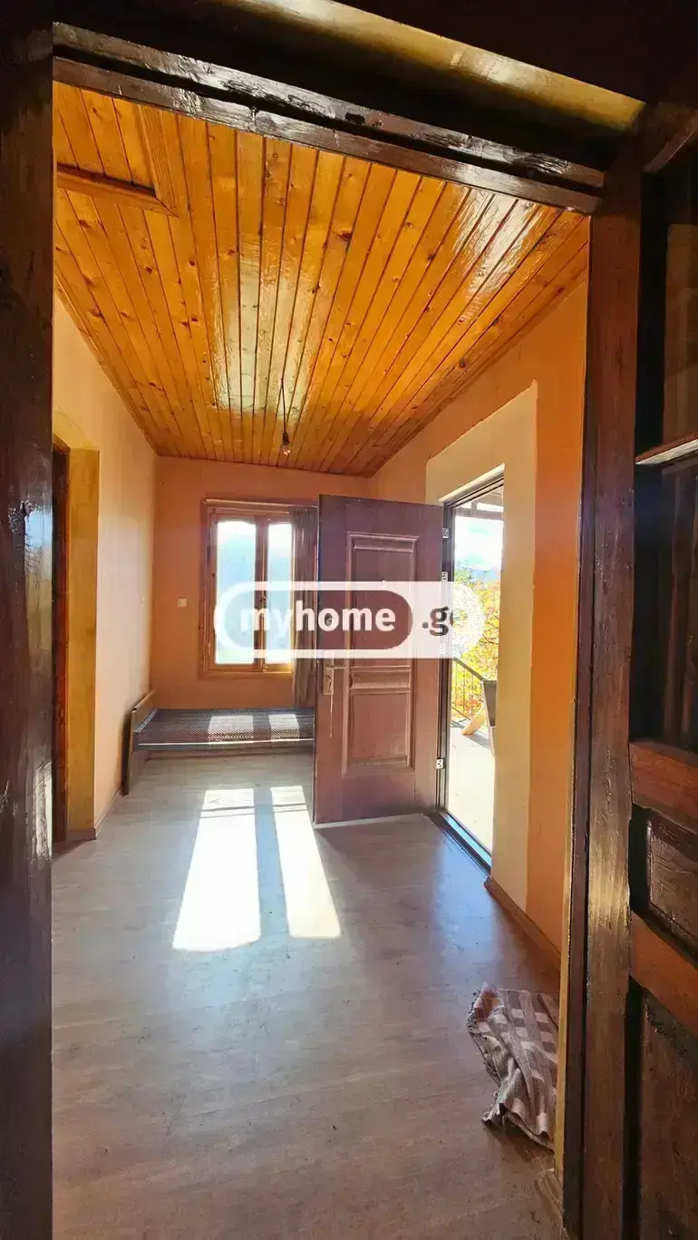8 Room Private House For Sale view 6