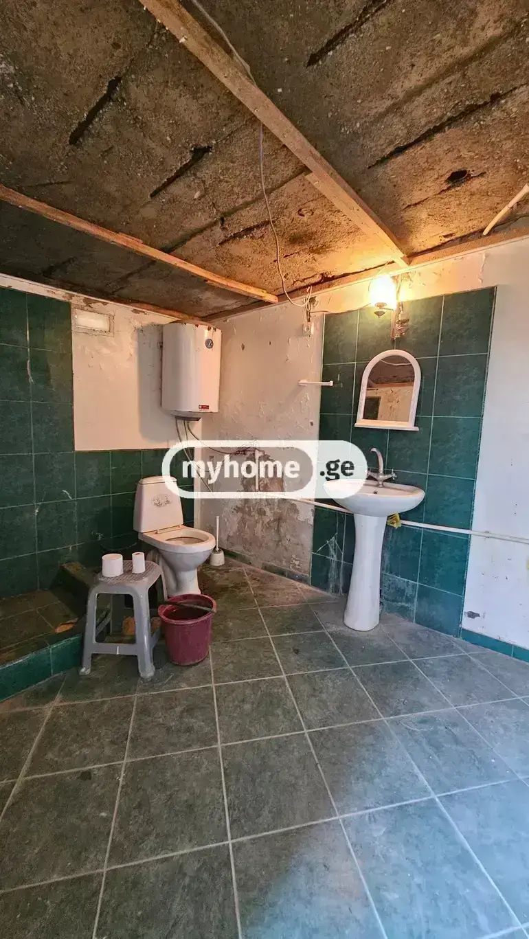 8 Room Private House For Sale view 10
