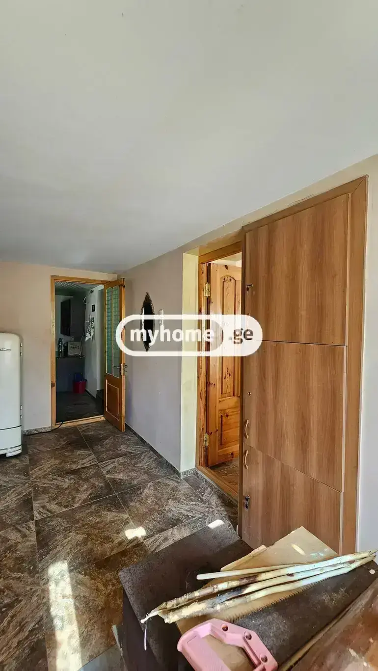 8 Room Private House For Sale view 9