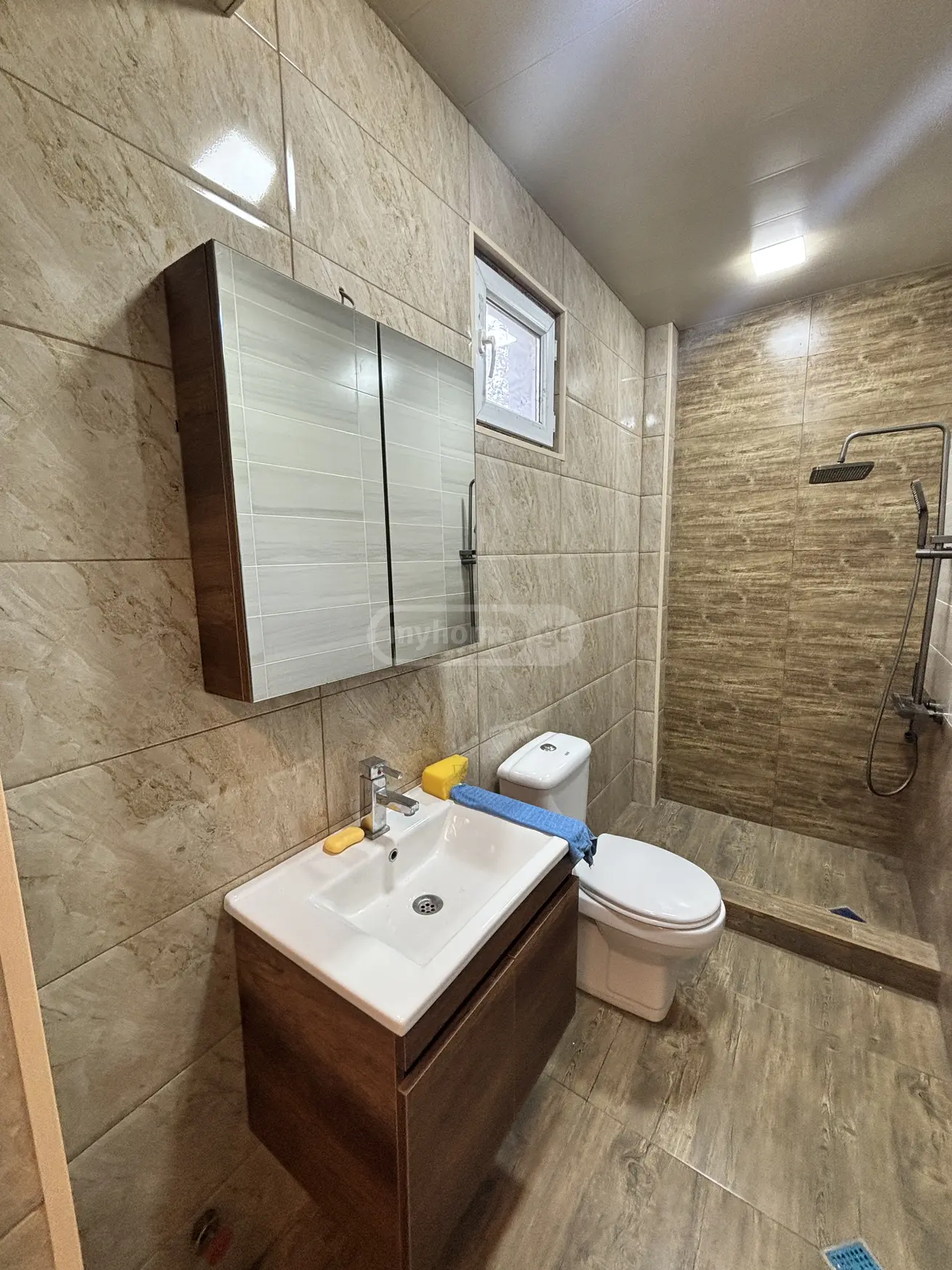 4 Room Private House For Sale view 9
