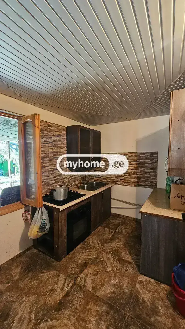 8 Room Private House For Sale view 7