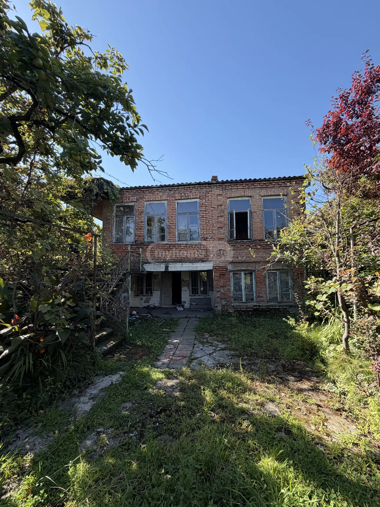 4 Room Private House For Sale view 2